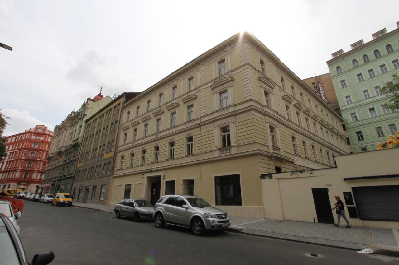 Zizka Home Apartments Прага Екстер'єр фото