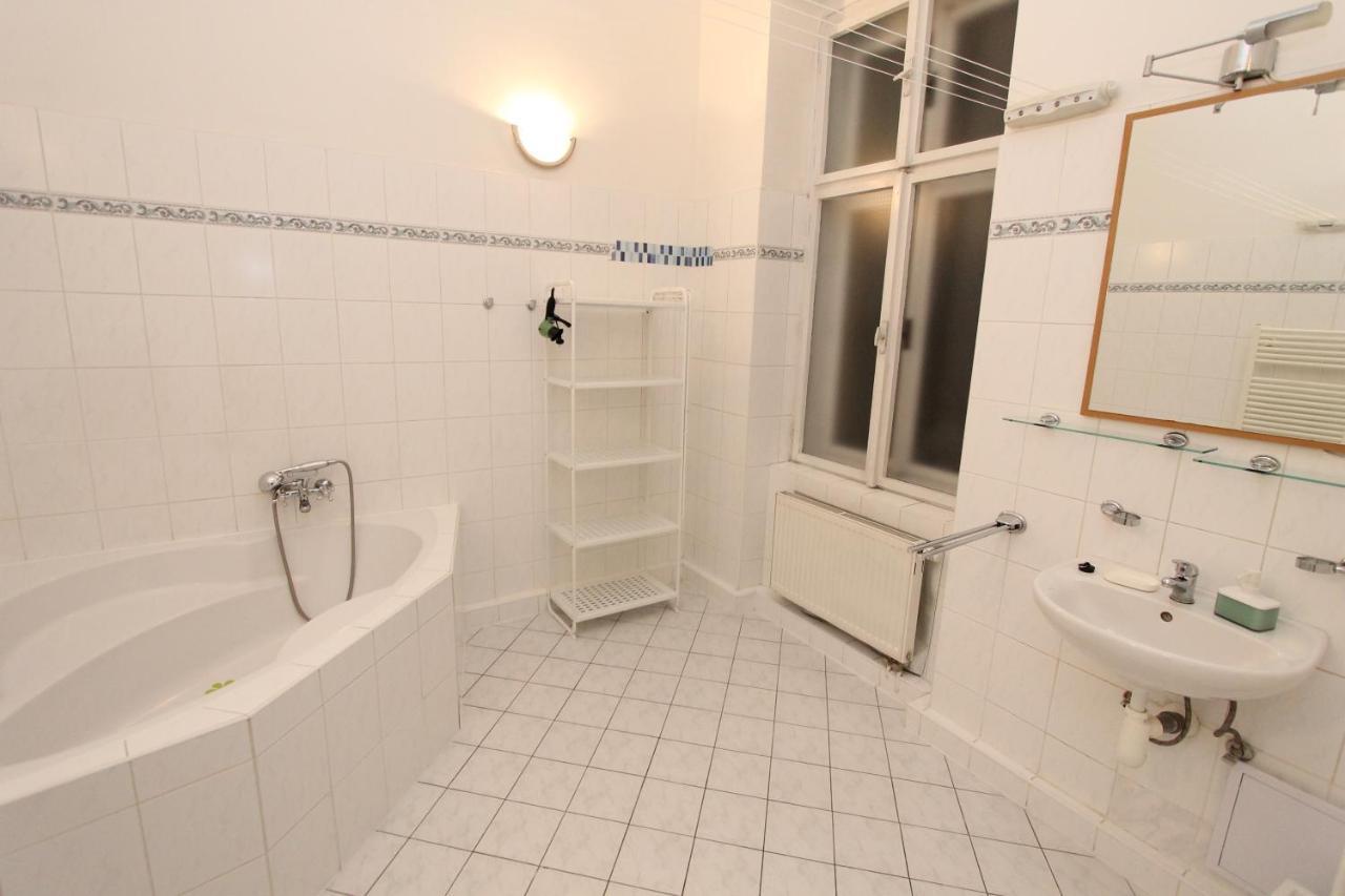 Zizka Home Apartments Прага Екстер'єр фото