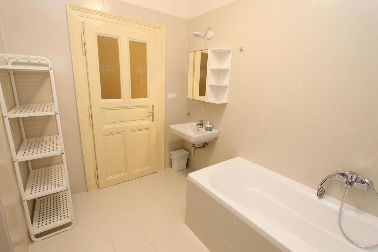 Zizka Home Apartments Прага Екстер'єр фото