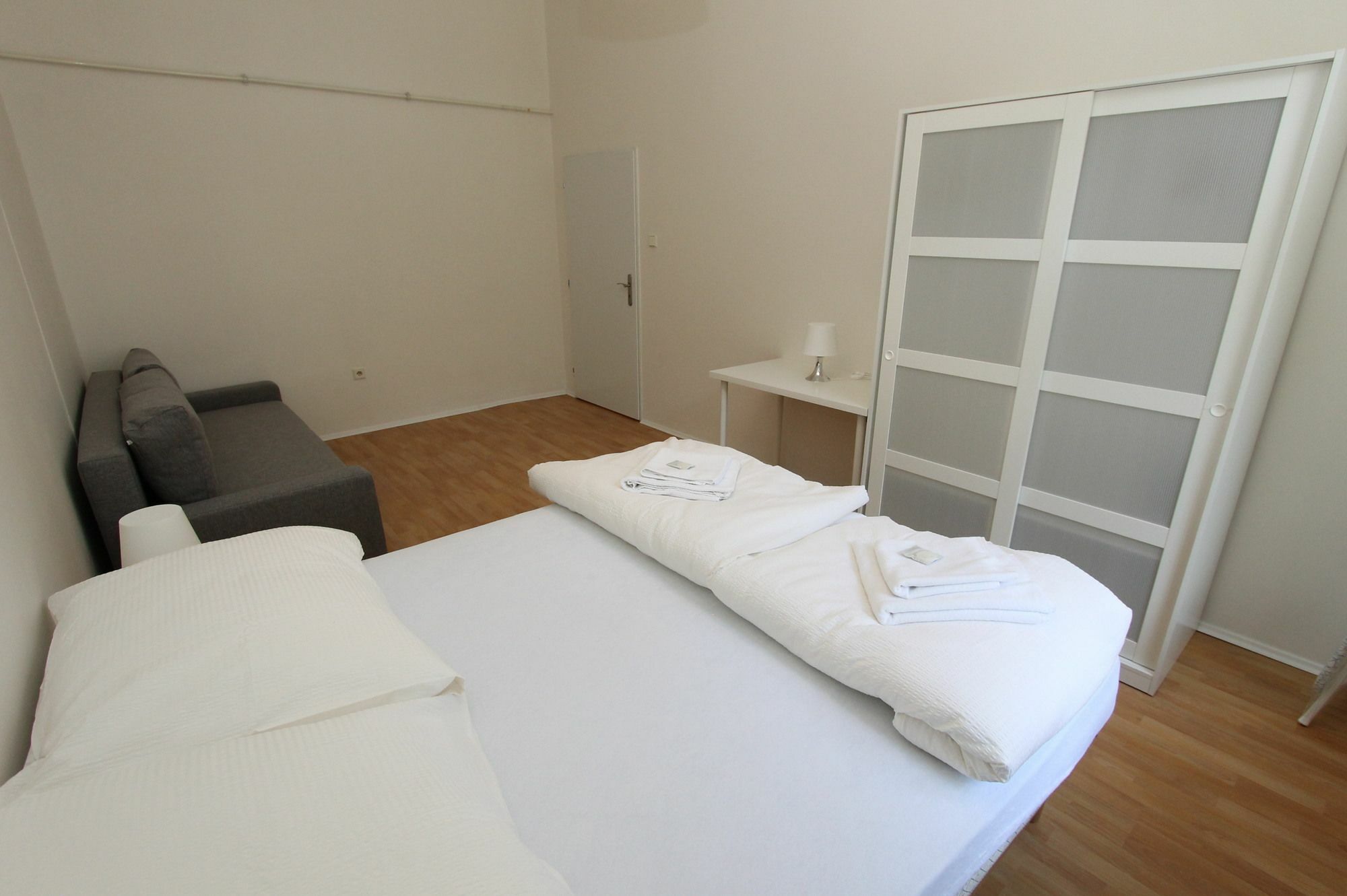 Zizka Home Apartments Прага Екстер'єр фото